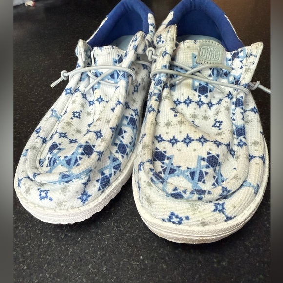 Wally Festival of Lights Hey Dudes Youth Sz 4 - Picture 3 of 5